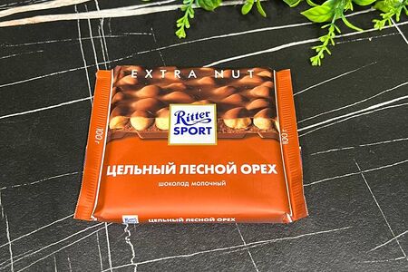 Шоколад Ritter sport цельный лесной орех