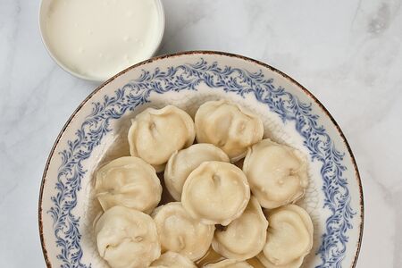 Пельмени со сметаной