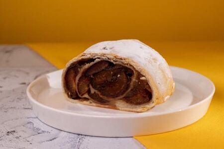 Сливовый штрудель