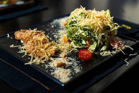 Цезарь с курицей