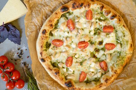 Пицца Песто-курица 