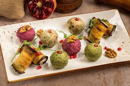 Ассорти пхали 