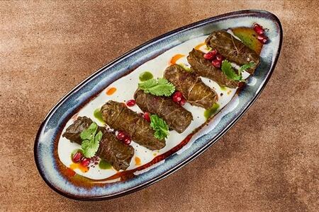 Долма с соусом мацони