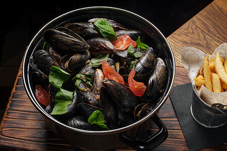 Мидии томат-базилик