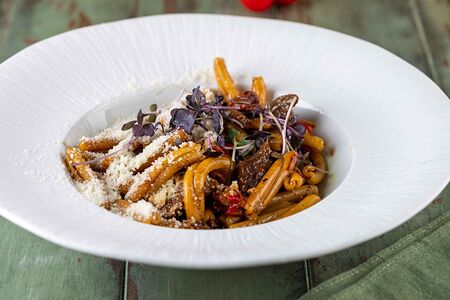 Казаречче с говядиной в перечном соусе