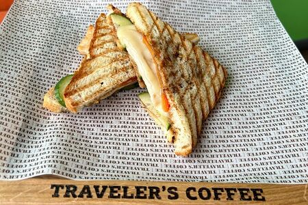 Сэндвич с индейкой и печеным перцем