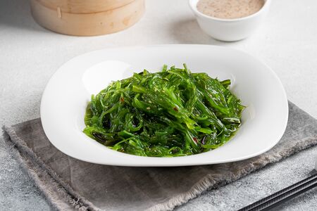 Салат из морской капусты