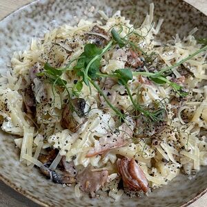 С ветчиной и грибами