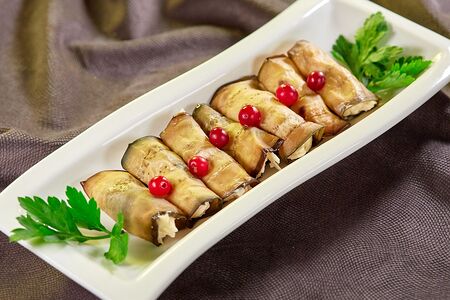 Рулетики из баклажанов