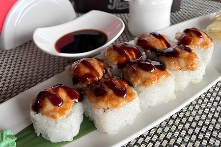 Запечённый ролл с угрём