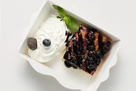 Творожная запеканка с ягодами