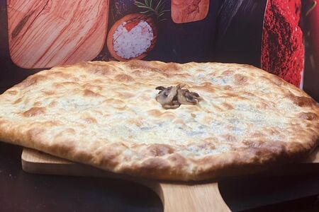 Осетинский пирог с сыром и грибами