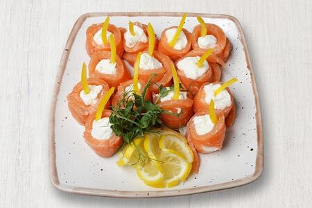 Рулетики из семги