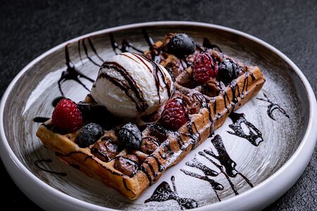 Вафли со сливочно-шоколадным кремом