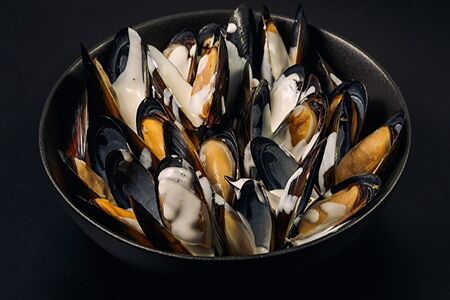 Мидии в сливочно-чесночном соусе