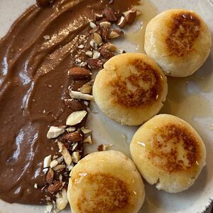 Тофники с шоколадной пастой и миндалем