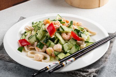 Салат с морепродуктами