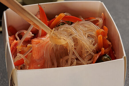 Лапша фунчоза с курицей