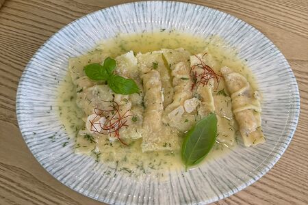 Равиоли с креветками в соусе Альо Ольо