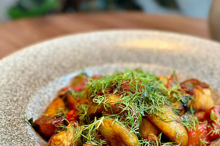 Жаркое с курицей и грибами