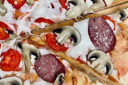 Пицца Салями