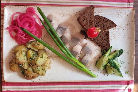 Селедочка с теплым картофелем