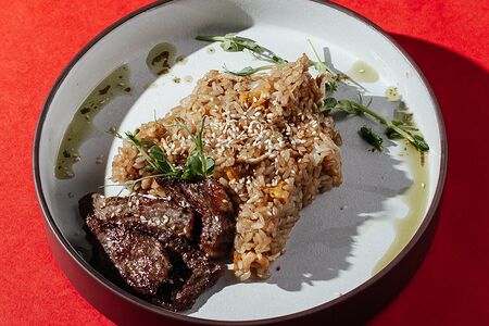 Жареный рис с говядиной