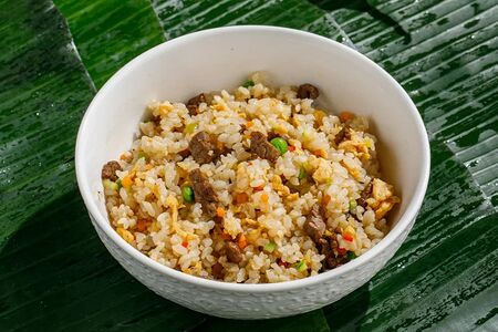 Жареный рис с говядиной