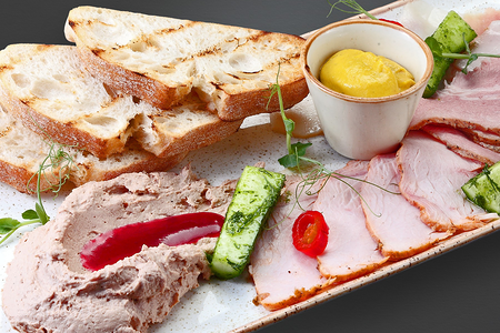 Фермерская тарелка с паштетом