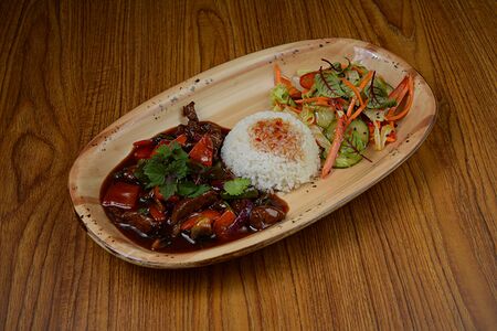 Говядина с овощами в китайском стиле