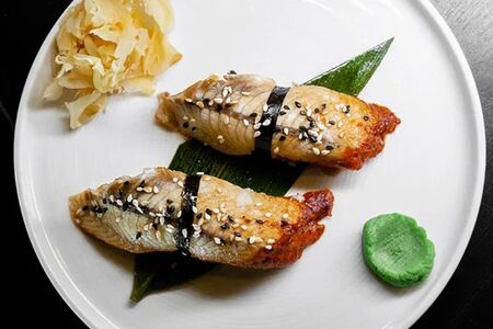 Суши с угрем