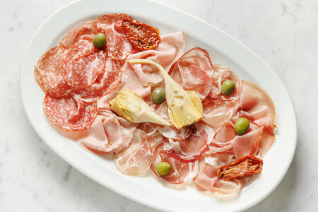 Мясные деликатесы на компанию