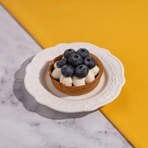 Пирожное-тарталетка со свежей голубикой