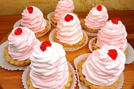 Корзиночки с вишневой начинкой