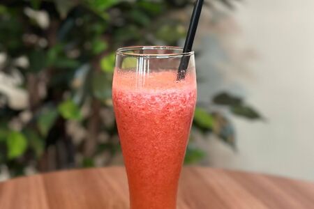 Смузи клубнично-банановый