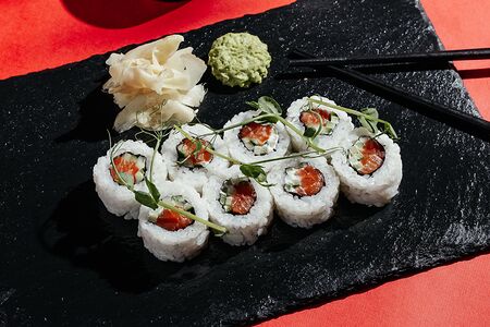 Ролл Сяке Маки