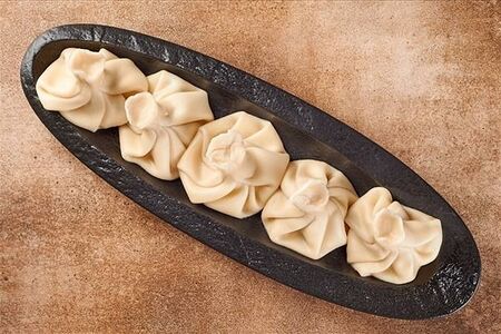 Хинкали свино-говяжьи с зеленью