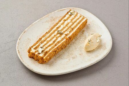 Авторский медовик с лимонным курдом