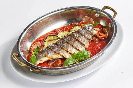 Филе сибаса с цукини и соусом гуацетто