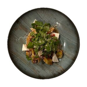 Салат с хрустящими баклажанами