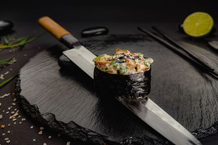 Гункан с угрем