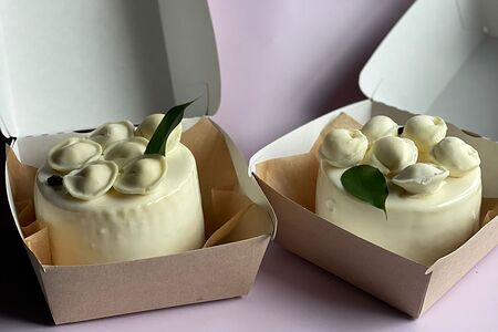 Два бенто-торта с пельменями