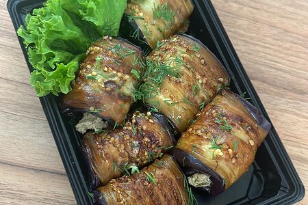 Рулетики из баклажанов с орешками