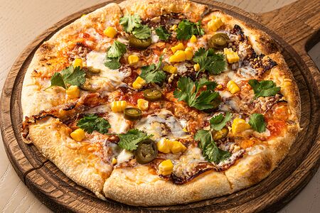 С беконом и халапеньо