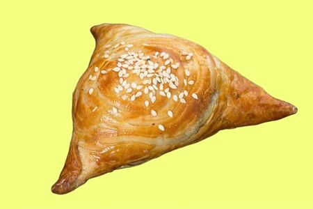 Самса слоёная с говядиной 