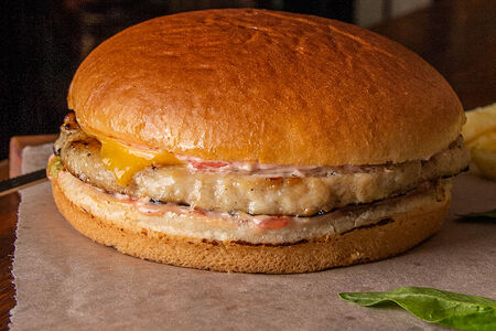 Бургер с хрустящей курицей