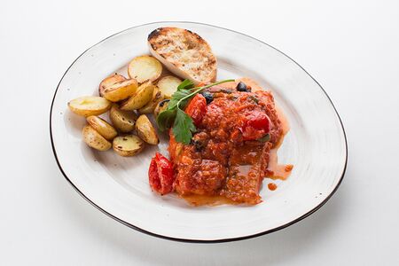 Треска ливорнезе с запеченным картофелем 