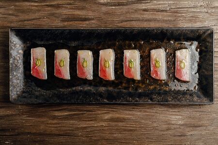 Тирадито из желтохвоста и юдзу заправкой