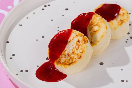 Сырники с малиной