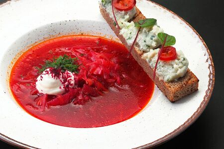 Борщ с крученым салом